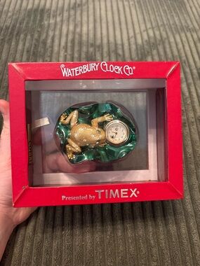 Vintage Waterbury Clock Co. Timex novelty frog desk clock
